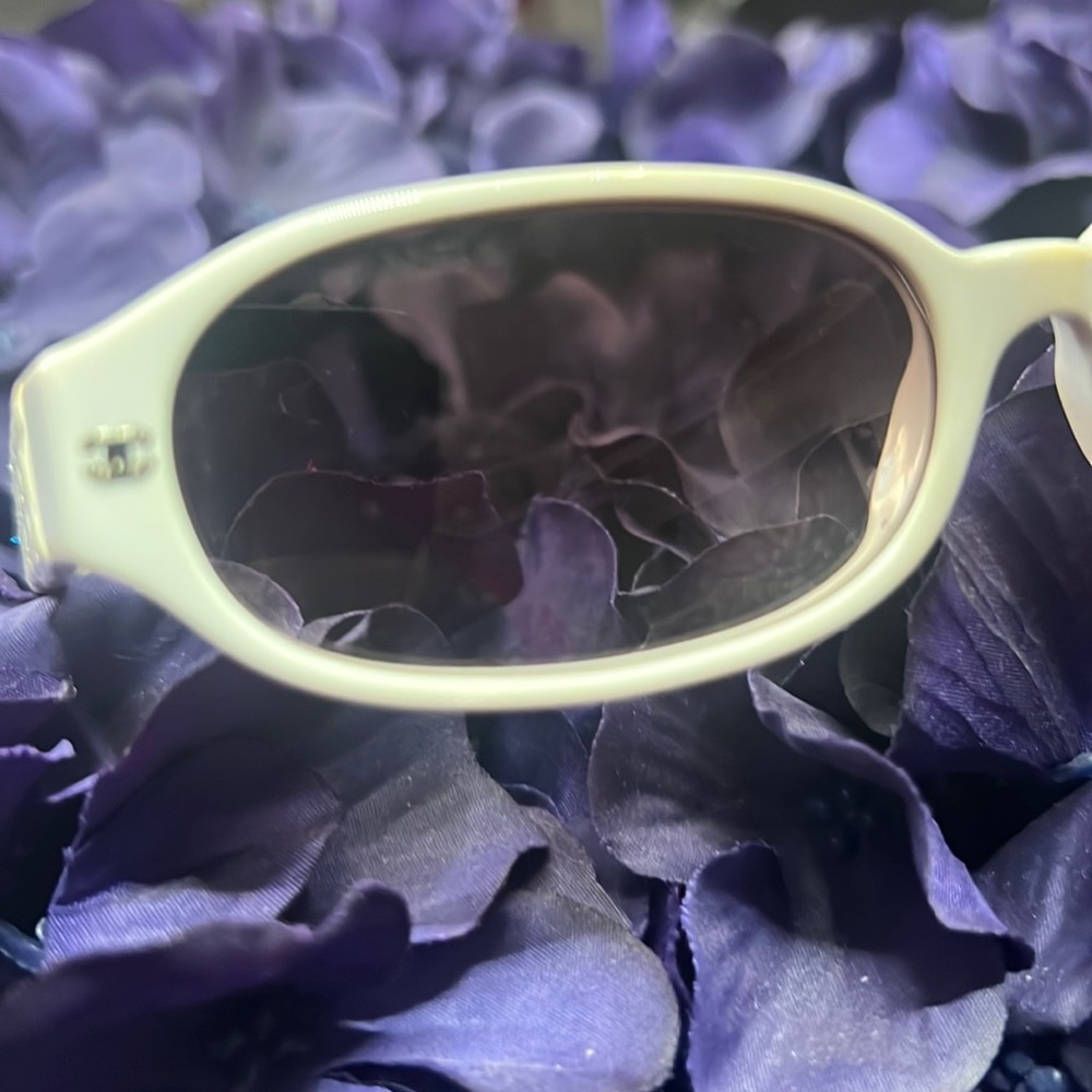 CHANEL Slim Sunglasses‎ w/swarovski Stone at the Frame Original Lens w/hardcase - Picture 5 of 13